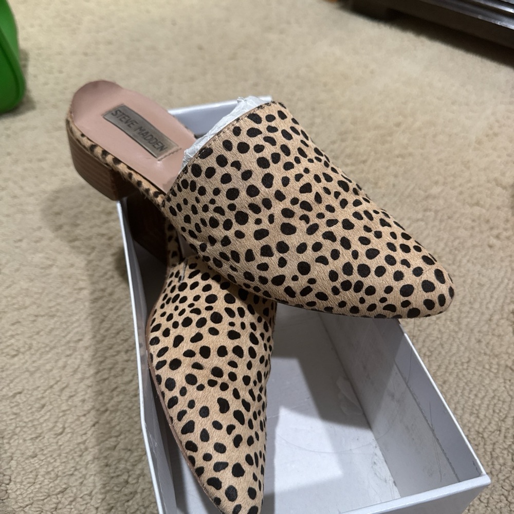 Steve Madden Brown and Black Mules with Leopard Print